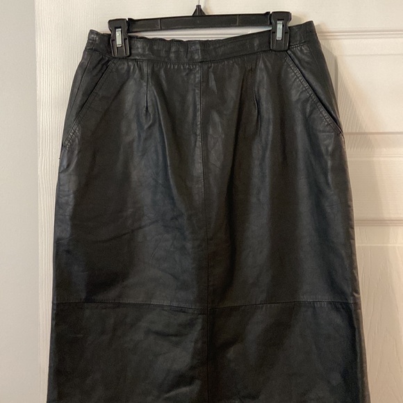 Peorgee Sport by Sally B. 100% Leather Skirt excellent condition size M - Picture 2 of 12